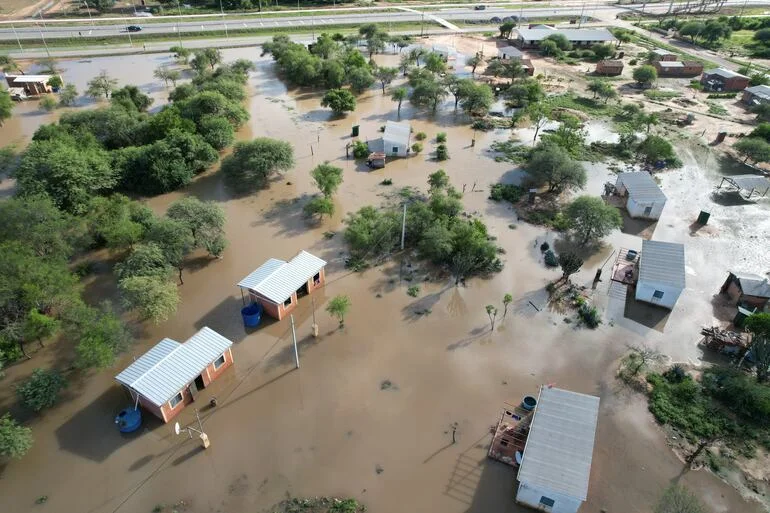 Lluvias extremas desbordan el Pilcomayo, aíslan comunidades y dejan pérdidas totales en General Bruguez