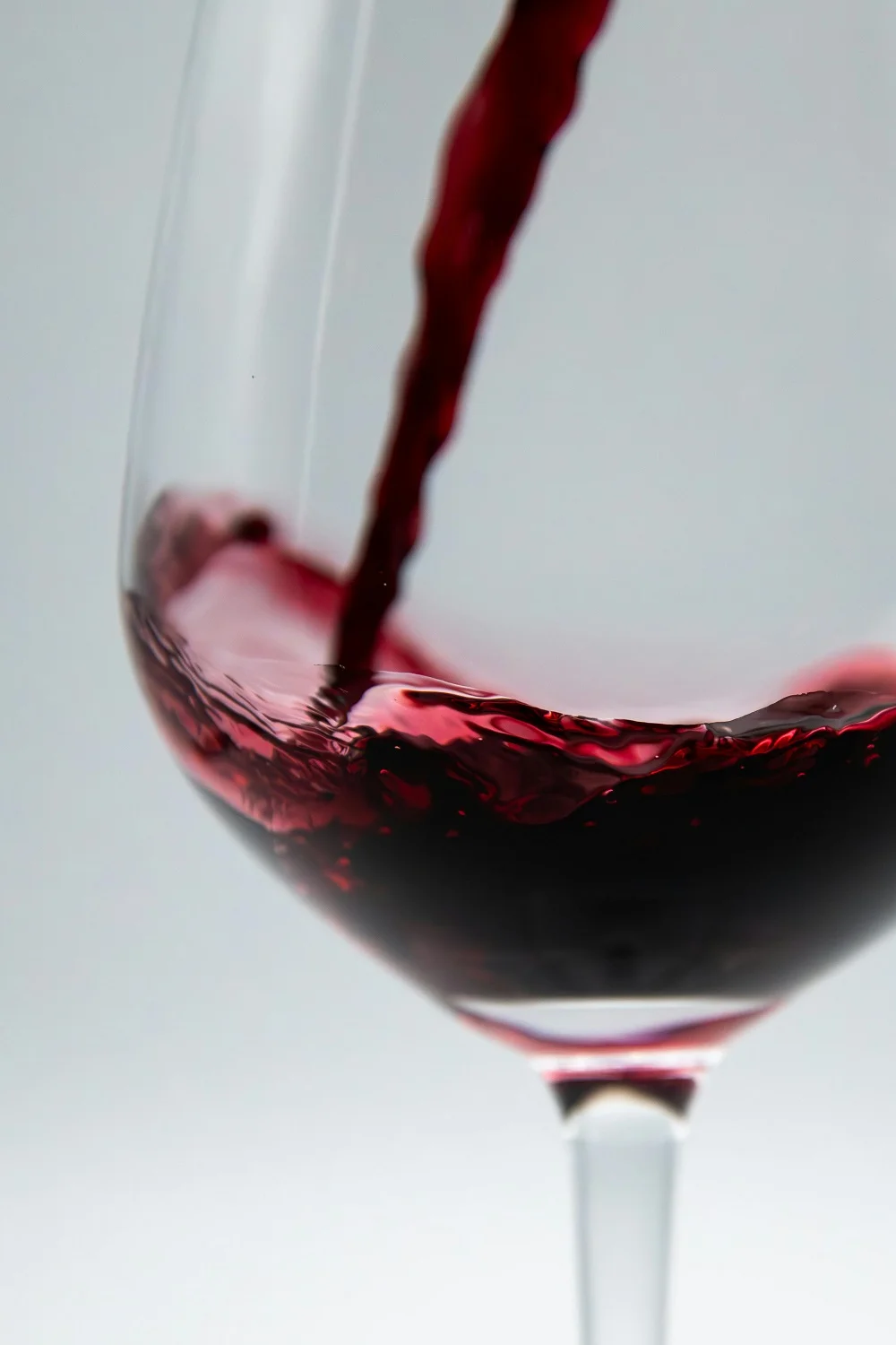 Transforman pérdidas de 40 mil kilos de uva en producción de vino artesanal